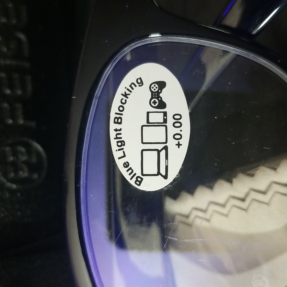 Feisedy Blue Light Blocking Glasses - image 2